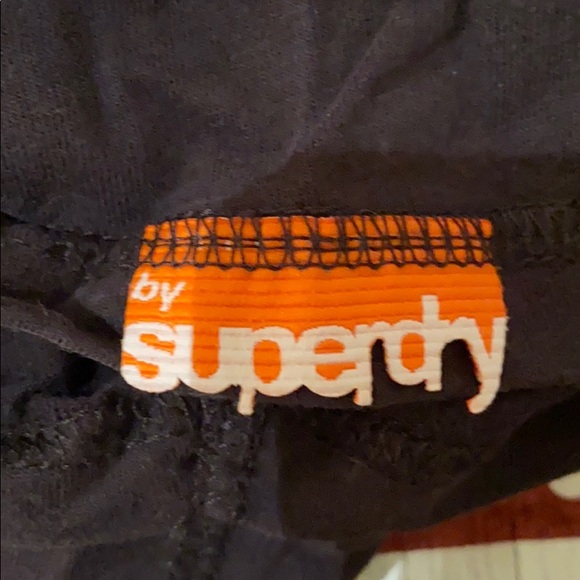 Super dry Black tee with crest on sleeve - Picture 3 of 3